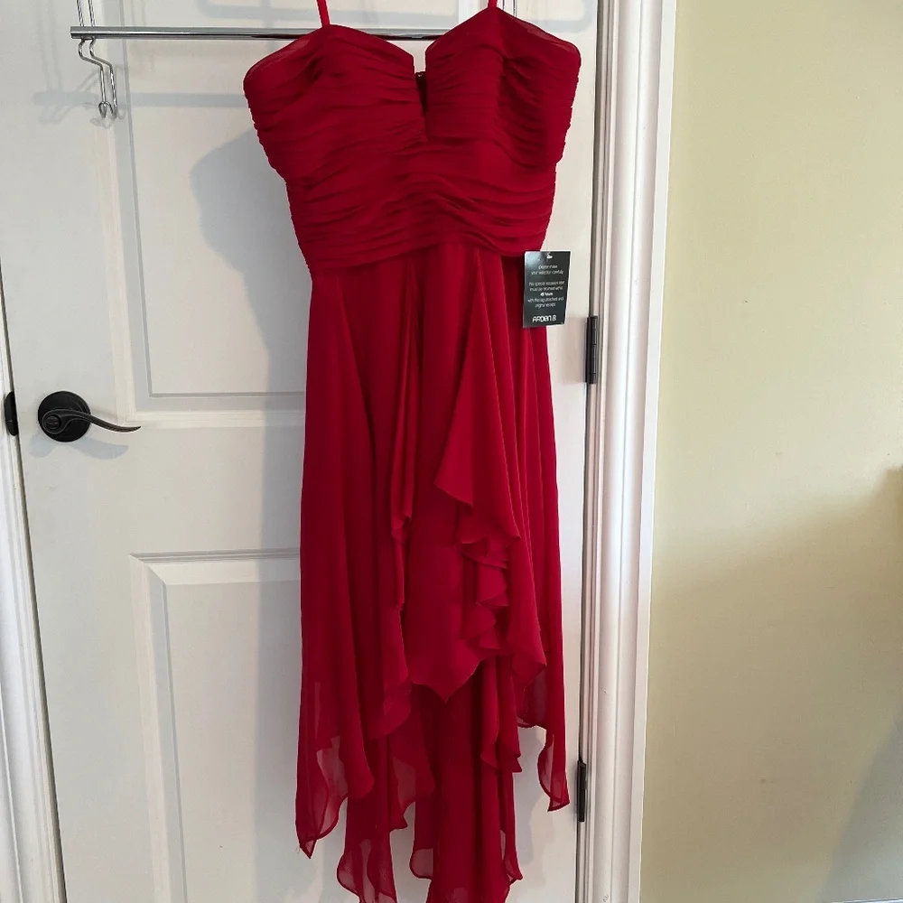 Gorgeous Arden B red flowing tiered dress, M. NWT - Picture 1 of 11